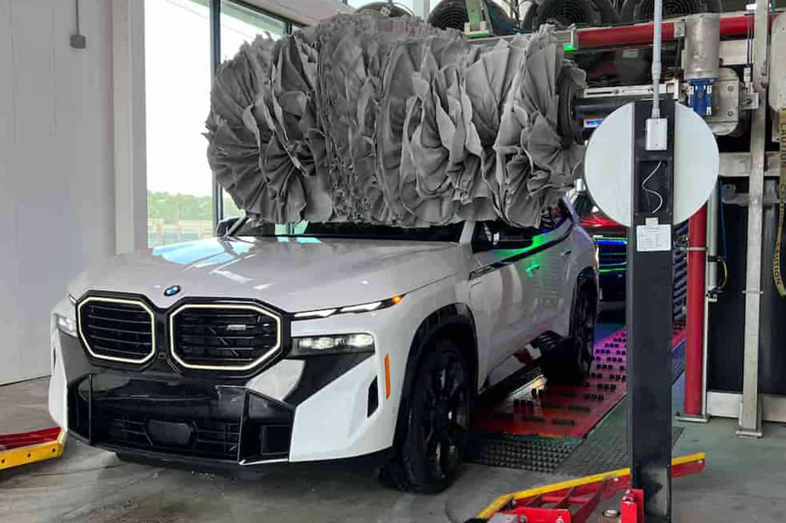 Soft-touch neoprene brush technology delivers a better shine