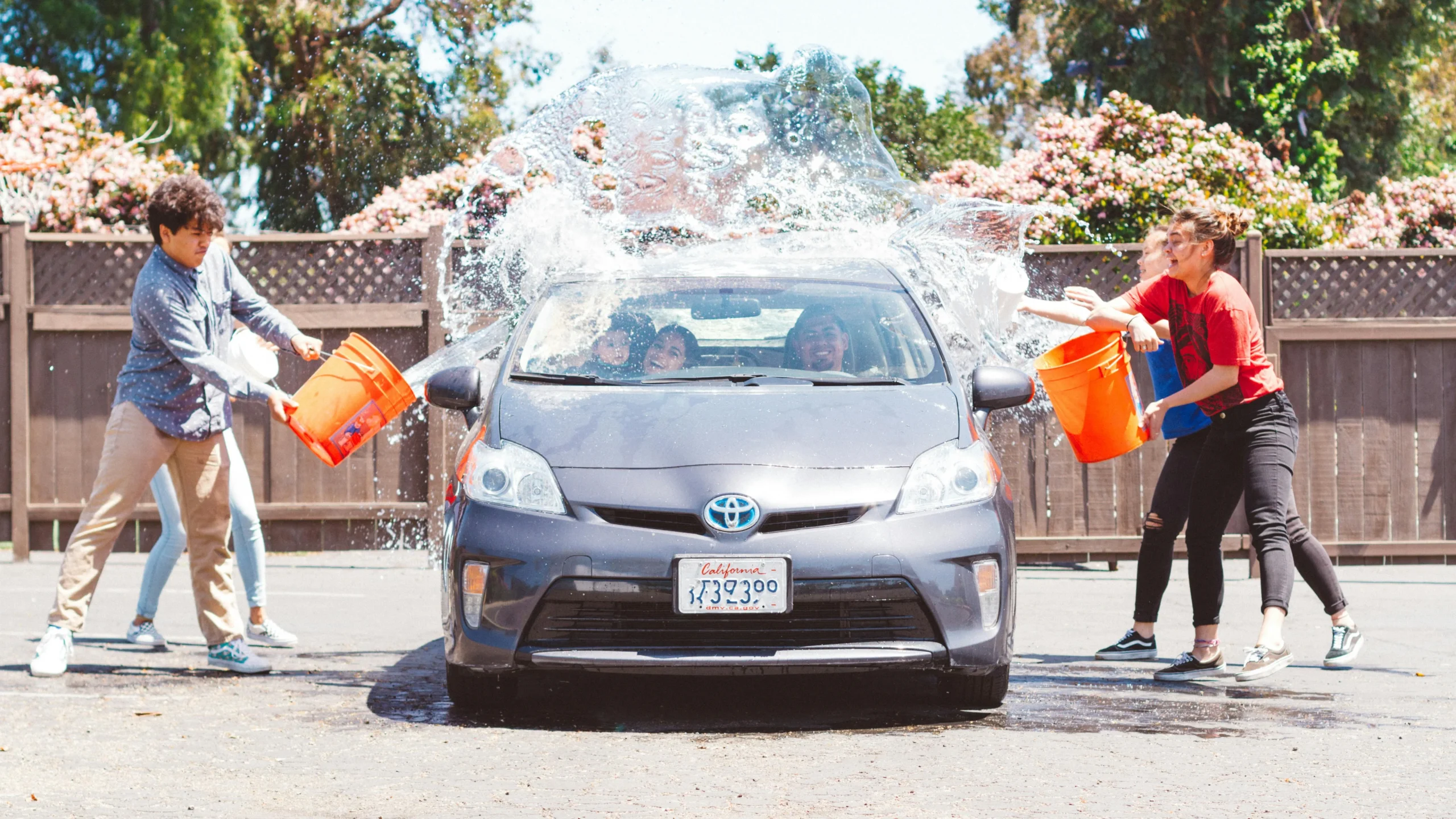 What Is The Two Bucket Method Of Washing A Car?